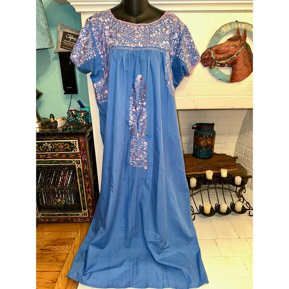 VINTAGE BLUE & PINK HEAVILY EMBROIDERED PEASANT BOHO HIPPIE MAXIDRESS - Picture 1 of 5
